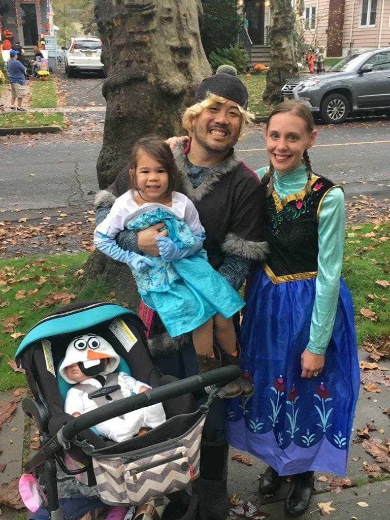 The Eng family in Frozen costumes
